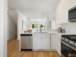 6816 NE 153rd Place D, Kenmore WA 98028
