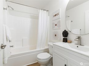 6816 NE 153rd Place D, Kenmore WA 98028