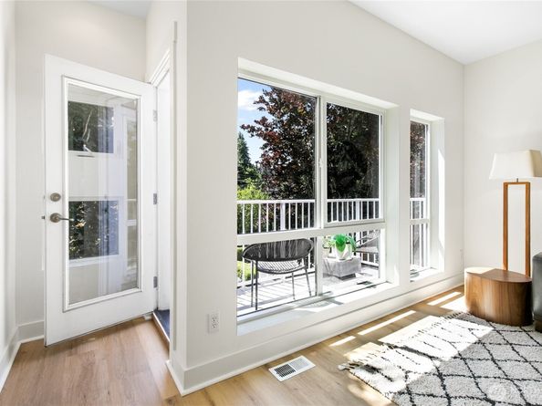 6816 NE 153rd Place D, Kenmore WA 98028