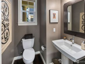6511 108th Avenue NE 3, Kirkland WA 98033