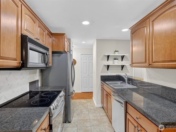 15433 Country Club Drive B102, Mill Creek WA 98012