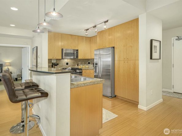 17 W Mercer Street 212, Seattle WA 98119