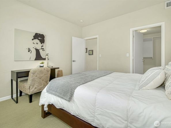 17 W Mercer Street 212, Seattle WA 98119