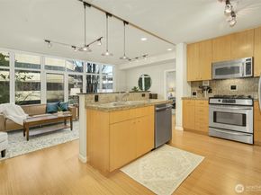 17 W Mercer Street 212, Seattle WA 98119