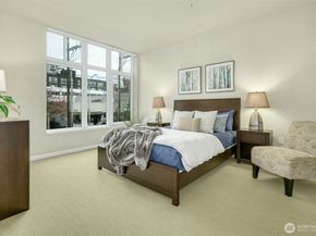 17 W Mercer Street 212, Seattle WA 98119