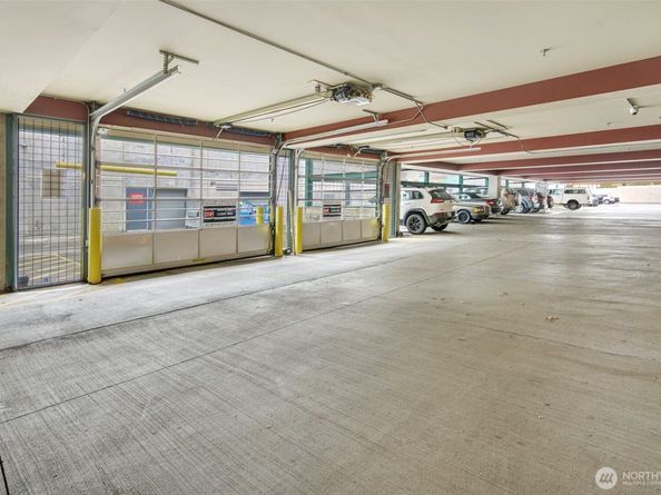 17 W Mercer Street 212, Seattle WA 98119