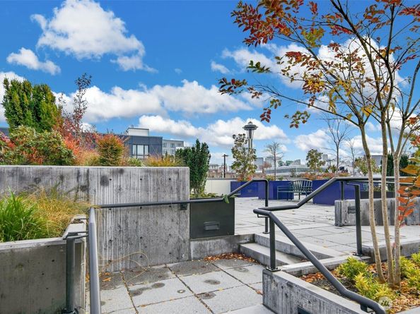 17 W Mercer Street 212, Seattle WA 98119