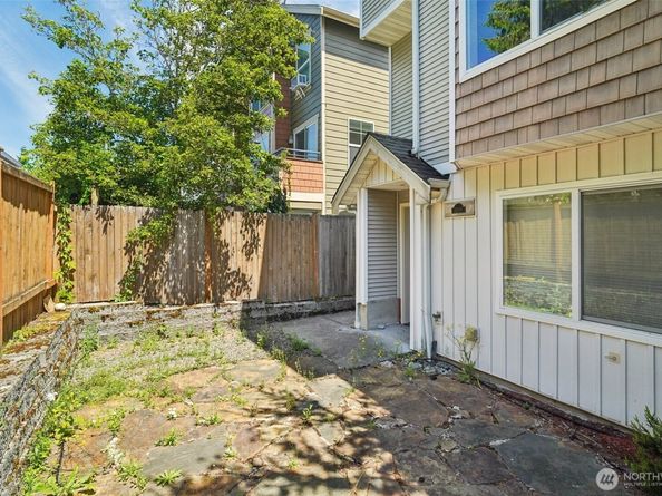 9211 Ashworth Avenue N B, Seattle WA 98103