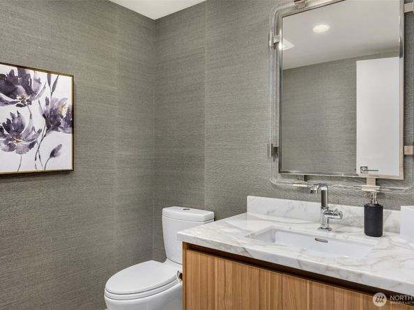 583 Battery Street 3802, Seattle WA 98121