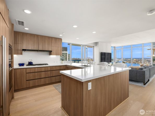 583 Battery Street 3802, Seattle WA 98121