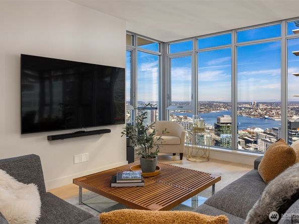 583 Battery Street 3802, Seattle WA 98121