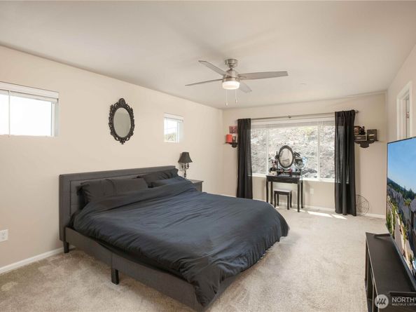 1041 Timberline Avenue, Bremerton WA 98312