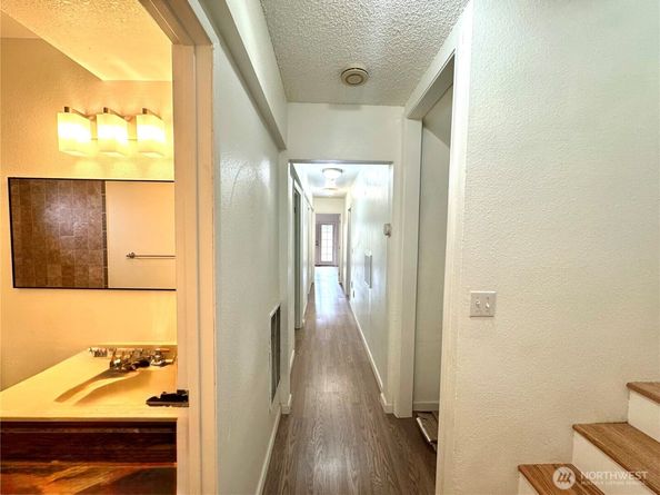 4016 Burton Place W, Seattle WA 98199