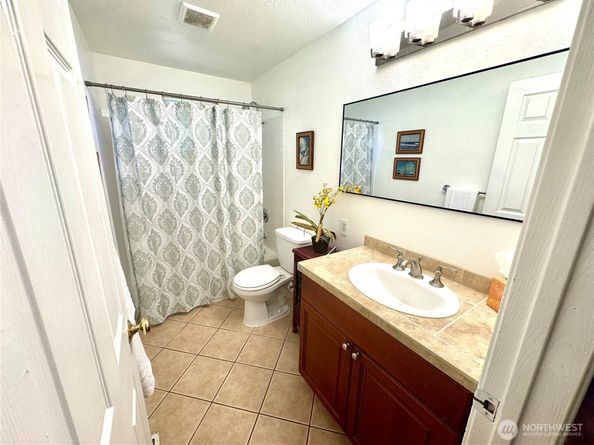 4016 Burton Place W, Seattle WA 98199