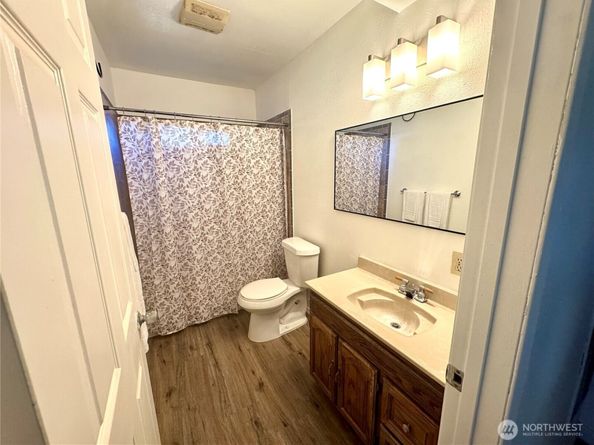 4016 Burton Place W, Seattle WA 98199