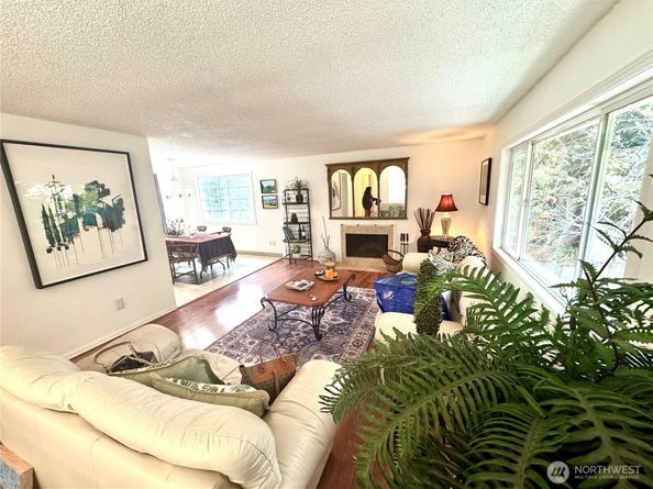 4016 Burton Place W, Seattle WA 98199