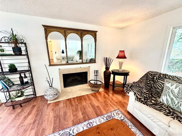 4016 Burton Place W, Seattle WA 98199