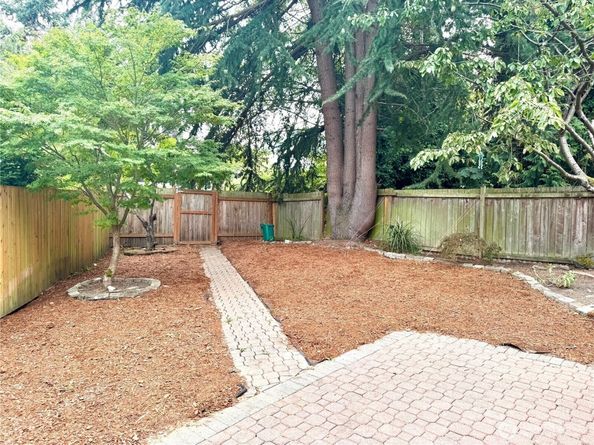 4016 Burton Place W, Seattle WA 98199