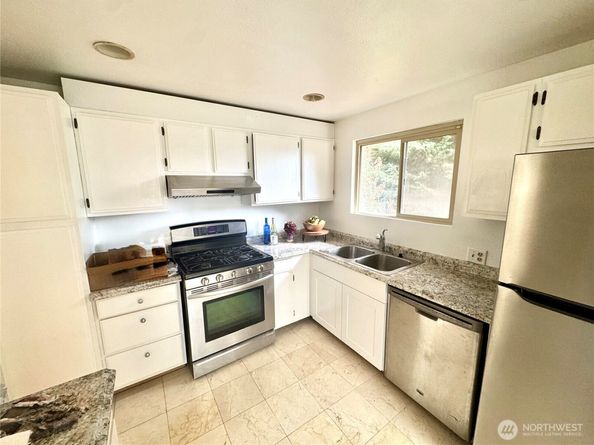 4016 Burton Place W, Seattle WA 98199