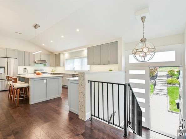 655 Floyd Street, Englewood Cliffs NJ 07632