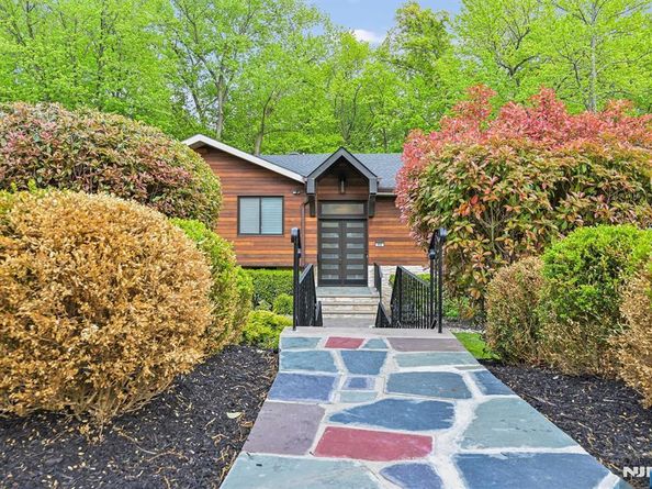 655 Floyd Street, Englewood Cliffs NJ 07632