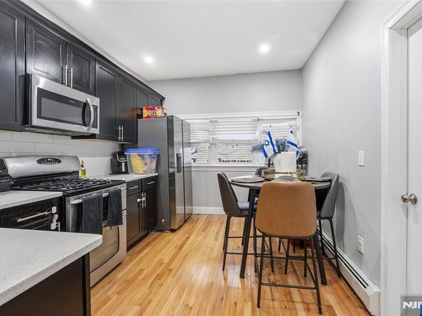 137A Dekalb Avenue, Jersey City NJ 07306