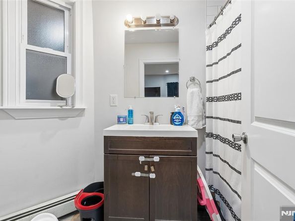 137A Dekalb Avenue, Jersey City NJ 07306