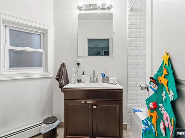 137A Dekalb Avenue, Jersey City NJ 07306