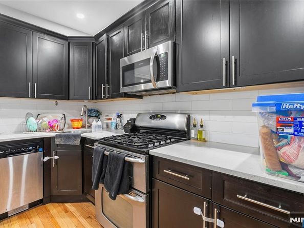 137A Dekalb Avenue, Jersey City NJ 07306