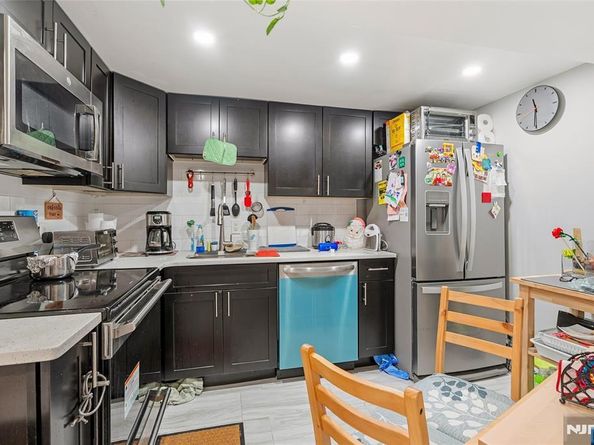 137A Dekalb Avenue, Jersey City NJ 07306