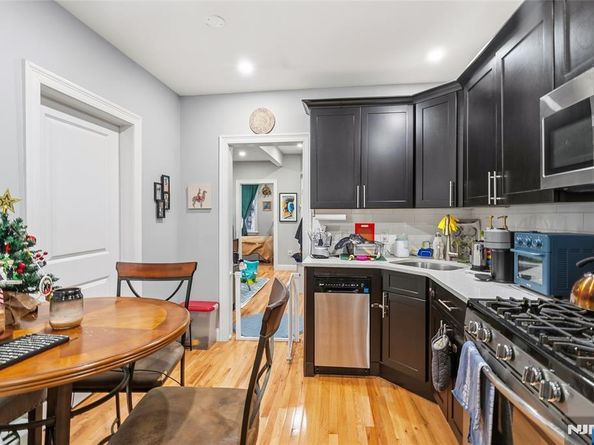 137A Dekalb Avenue, Jersey City NJ 07306