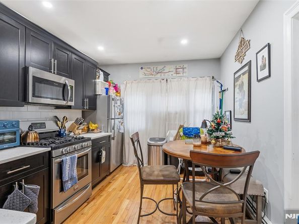 137A Dekalb Avenue, Jersey City NJ 07306