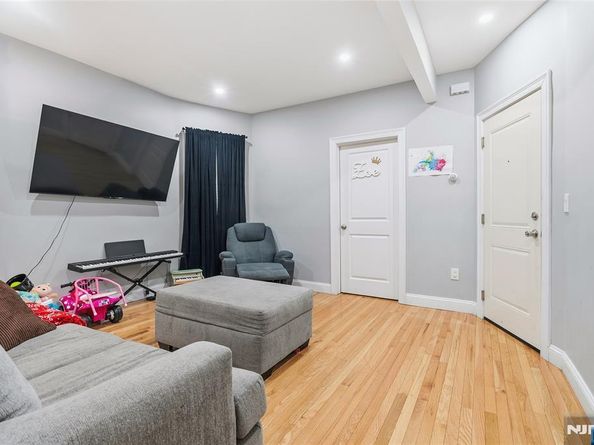 137A Dekalb Avenue, Jersey City NJ 07306