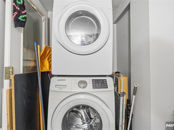 137A Dekalb Avenue, Jersey City NJ 07306