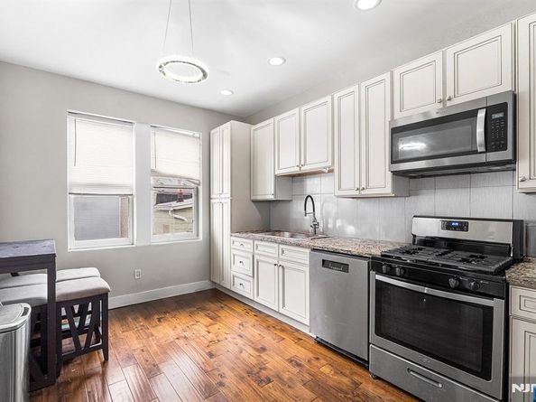 402 Cliff Street, Fairview NJ 07022