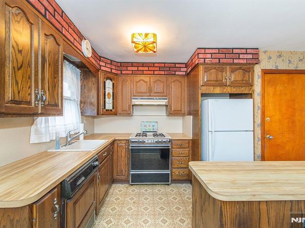 340 Northwood Way, Palisades Park NJ 07650