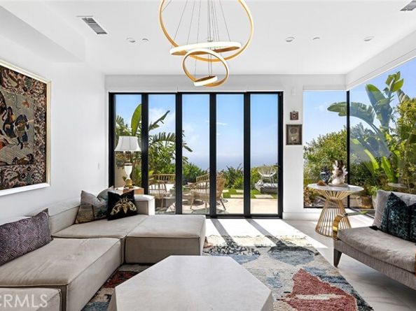 895 Quivera Street, Laguna Beach CA 92651