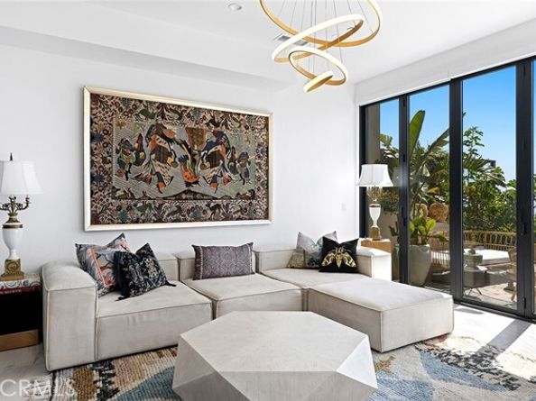 895 Quivera Street, Laguna Beach CA 92651
