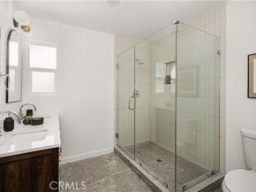 8051 Etiwanda Avenue, Reseda (los Angeles) CA 91335