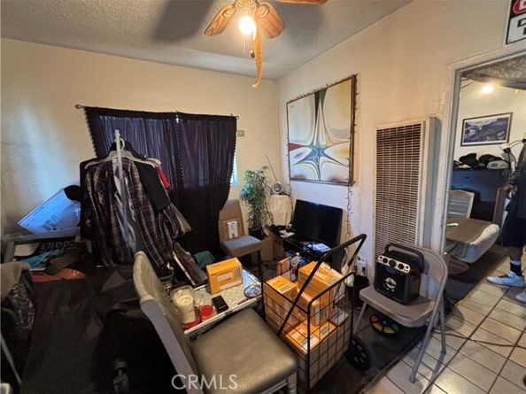 5746 Holmes Avenue, Los Angeles CA 90058