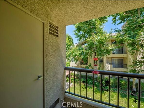 21450 Burbank Boulevard 211, Woodland Hills (los Angeles) CA 91367