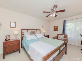 21450 Burbank Boulevard 211, Woodland Hills (los Angeles) CA 91367