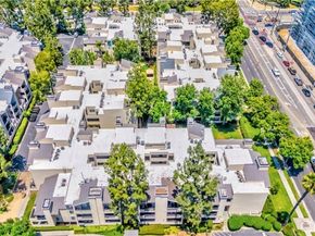 21450 Burbank Boulevard 211, Woodland Hills (los Angeles) CA 91367