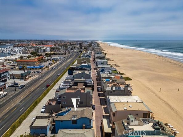 51 Surfside Avenue, Surfside (seal Beach) CA 90743