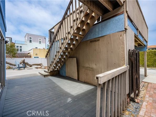 51 Surfside Avenue, Surfside (seal Beach) CA 90743