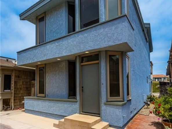 51 Surfside Avenue, Surfside (seal Beach) CA 90743