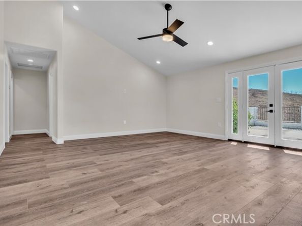 12524 Chanute Street, Pacoima (los Angeles) CA 91331