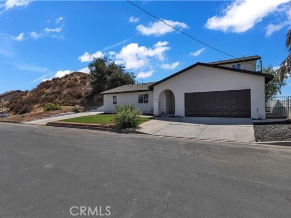 12524 Chanute Street, Pacoima (los Angeles) CA 91331