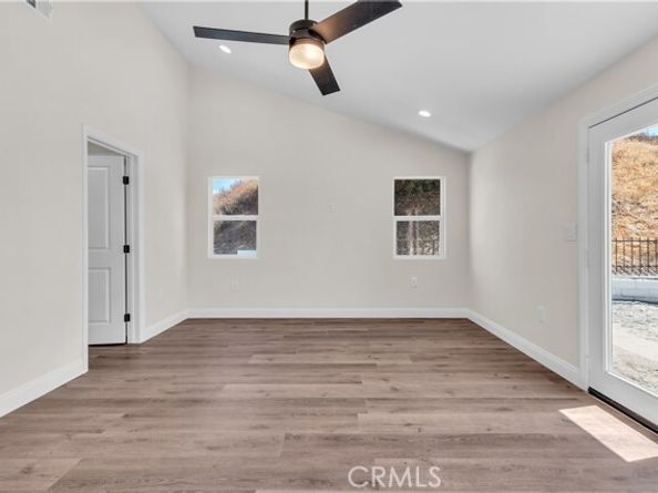 12524 Chanute Street, Pacoima (los Angeles) CA 91331