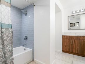6105 Avenida Chamnez, La Jolla (san Diego) CA 92037
